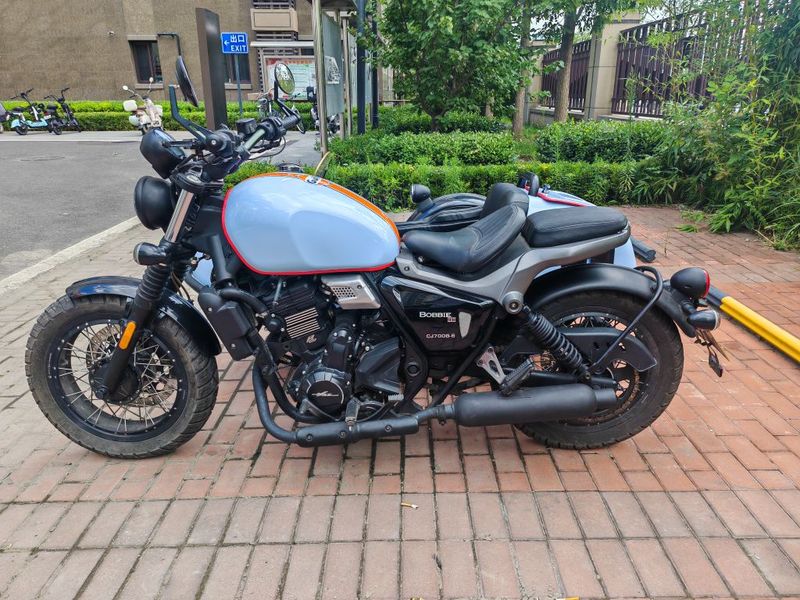 长江 Bobbie III 700i
