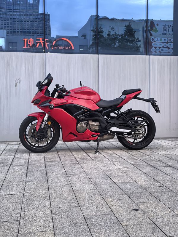 QJMOTOR 赛600