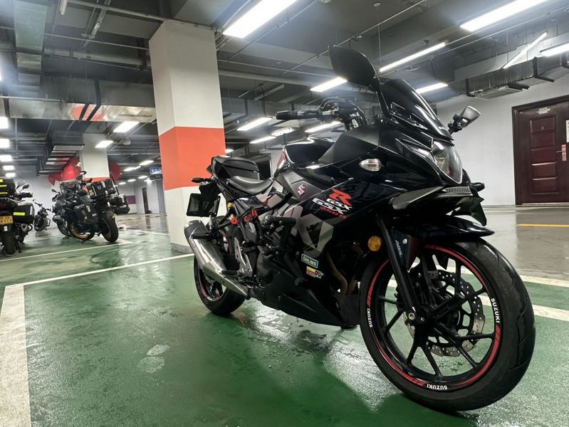 豪爵铃木 GSX250R