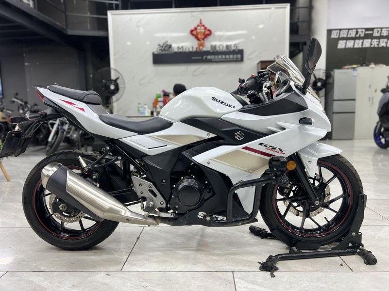 豪爵铃木 GSX250R