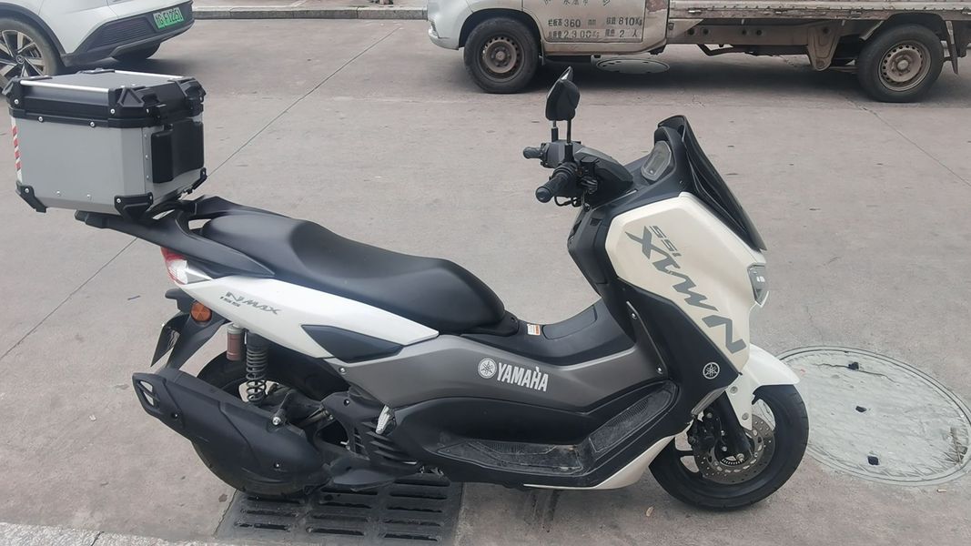 雅马哈 NMAX