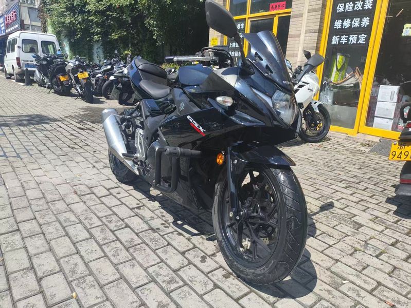 豪爵铃木 GSX250R