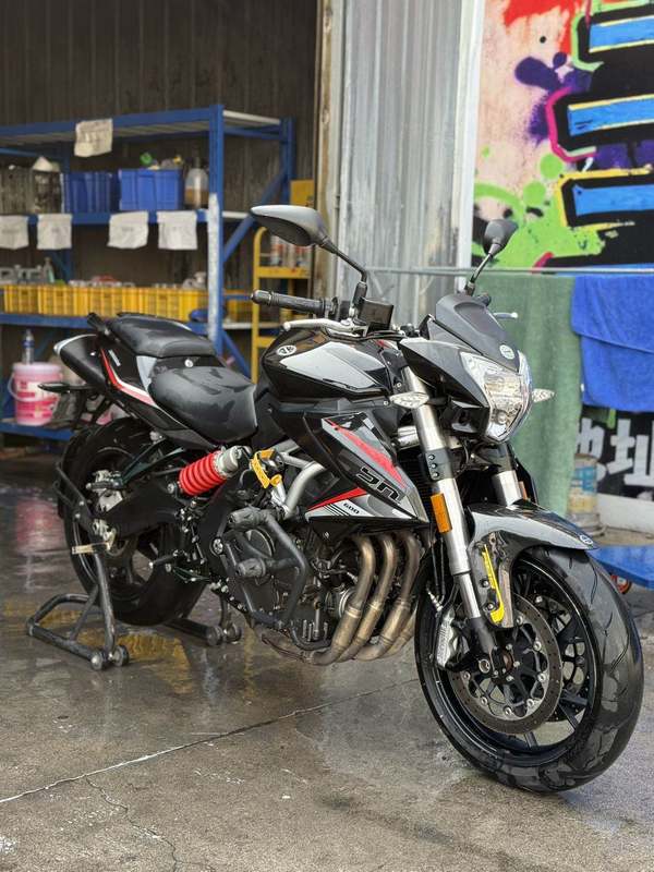 贝纳利 TNT600i