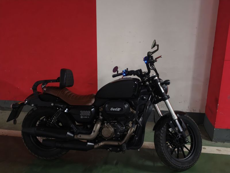 QJMOTOR 闪300S