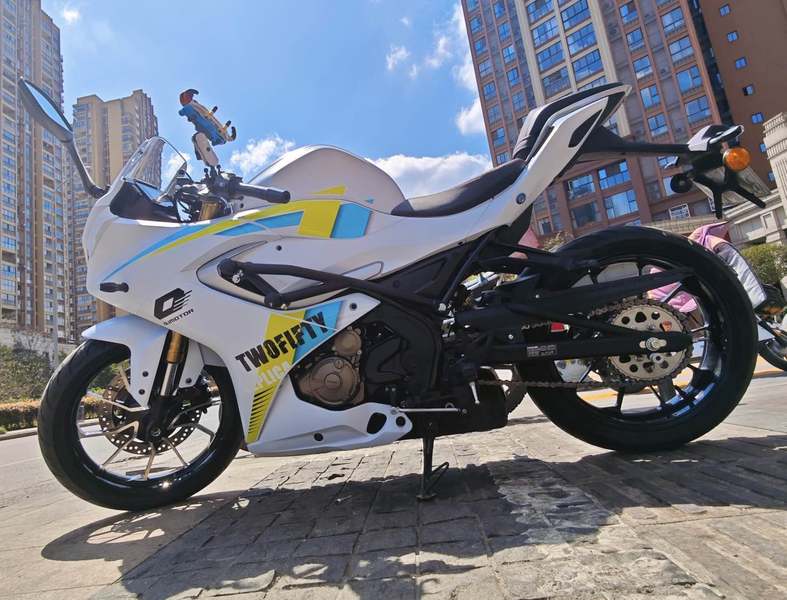 QJMOTOR 赛250