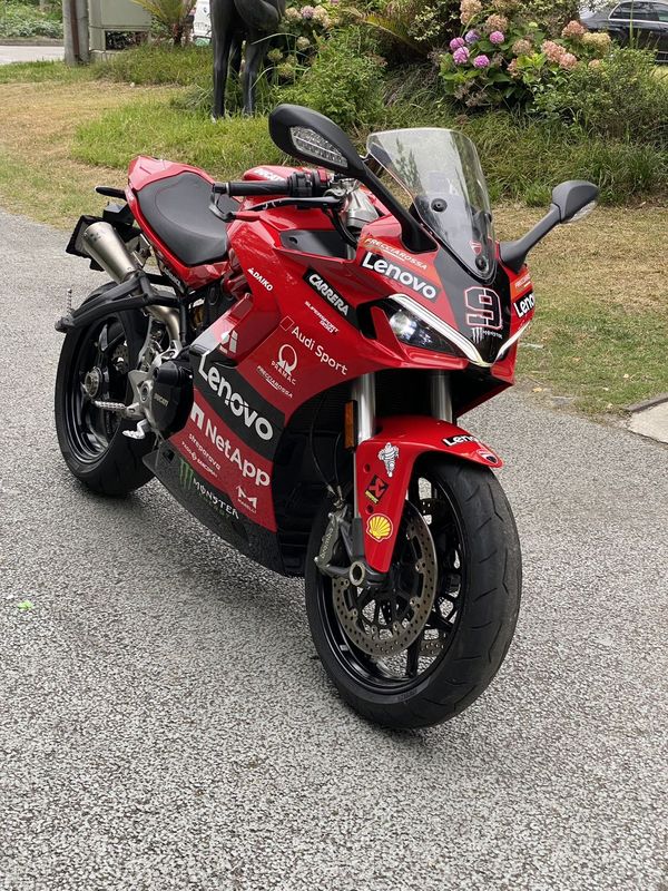 杜卡迪 SuperSport