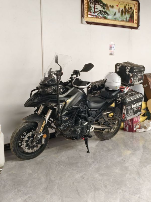 贝纳利 TRK702