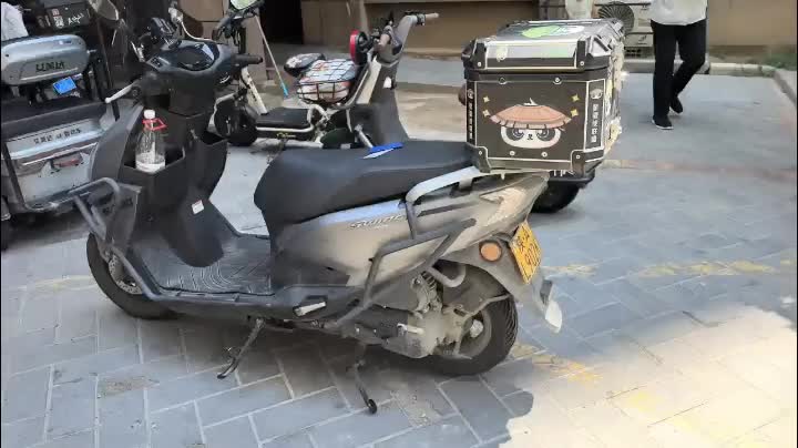 济南铃木 UY125
