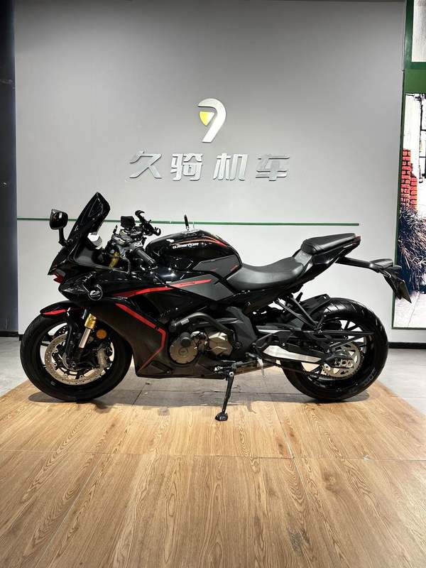 QJMOTOR 赛600