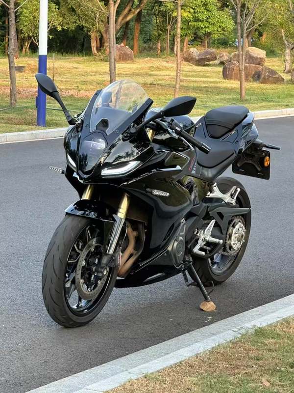 贝纳利 龙卷风 Tornado 402R