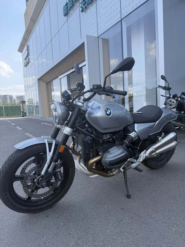 宝马 R 12