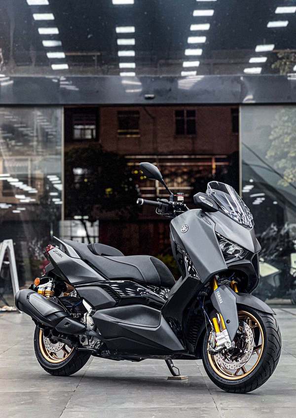 雅马哈 XMAX