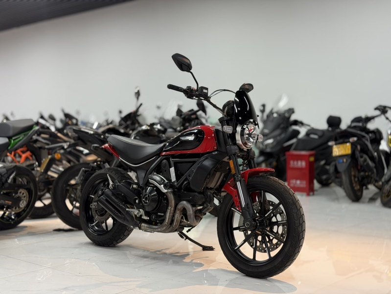 杜卡迪 Scrambler 800