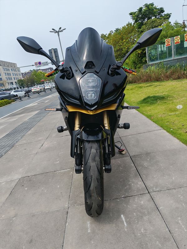 贝纳利 龙卷风 Tornado 402R