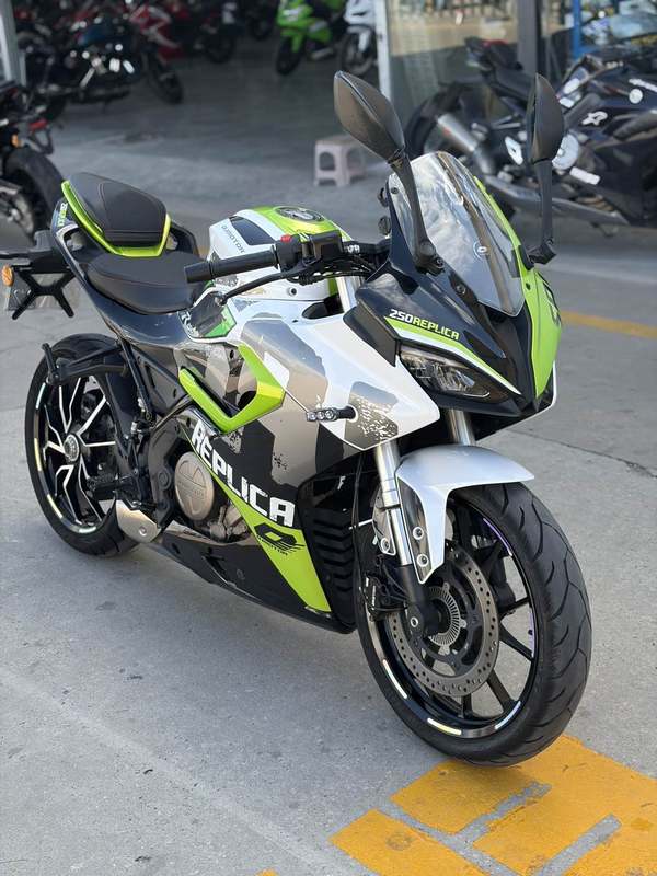 QJMOTOR 赛250