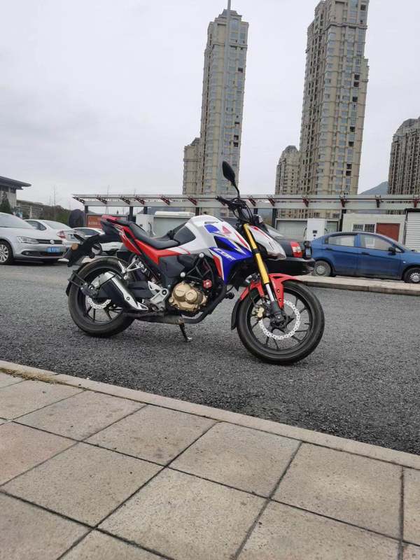 新大洲本田 CBF190R