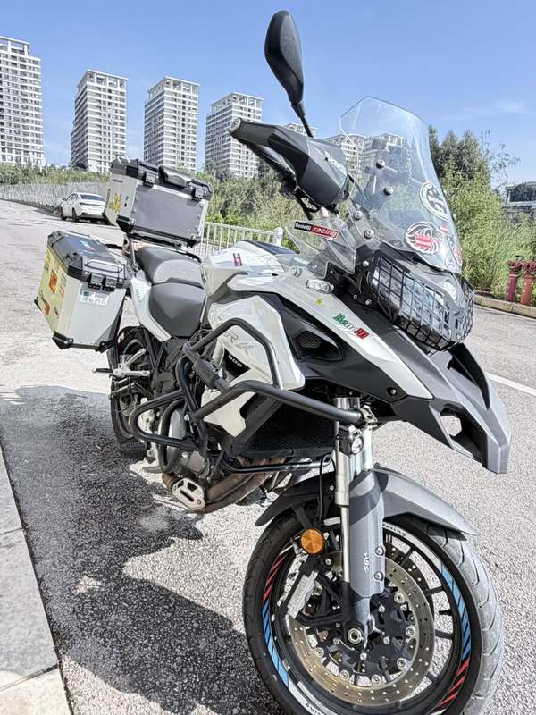 贝纳利 金鹏 TRK502
