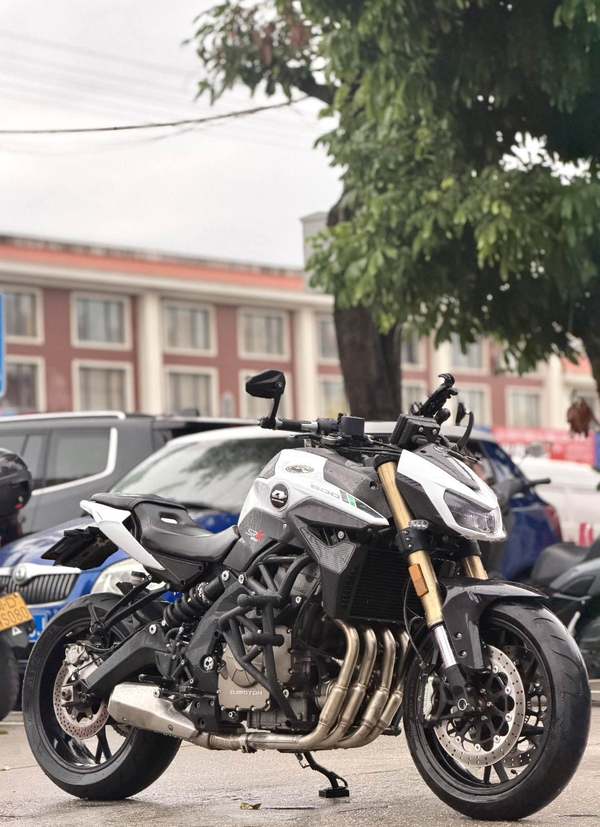 QJMOTOR 追600