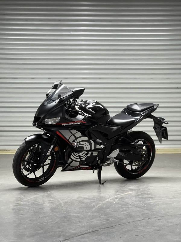 雅马哈 YZF-R3