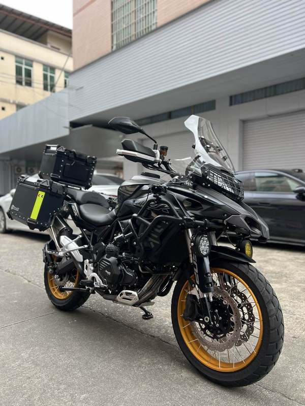 贝纳利 金鹏 TRK502