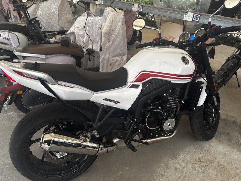 张雪机车 500F