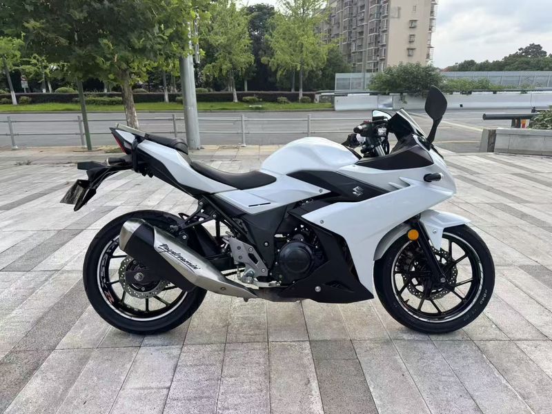 豪爵铃木 GSX250R