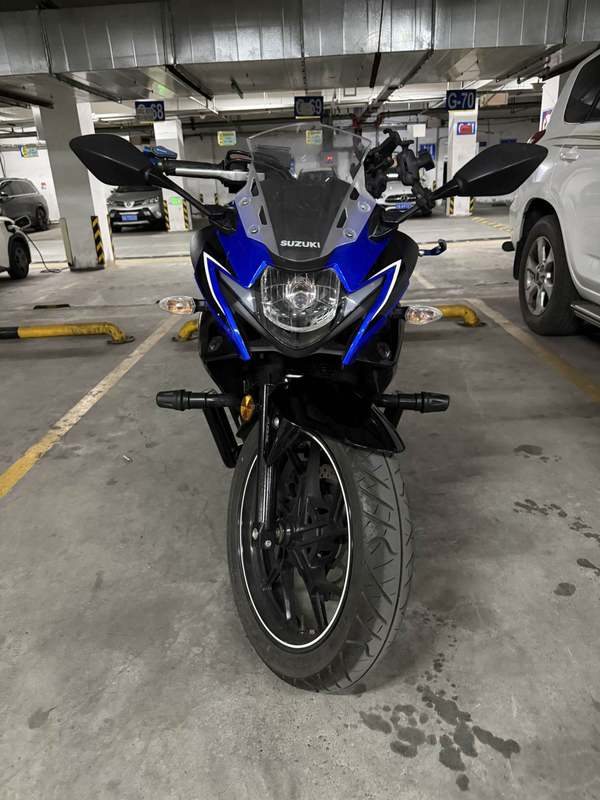 豪爵铃木 GSX250R