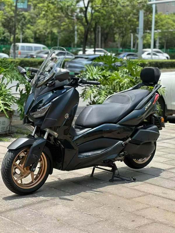 雅马哈 XMAX