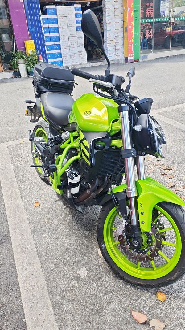 贝纳利 蓝宝龙 BN302S