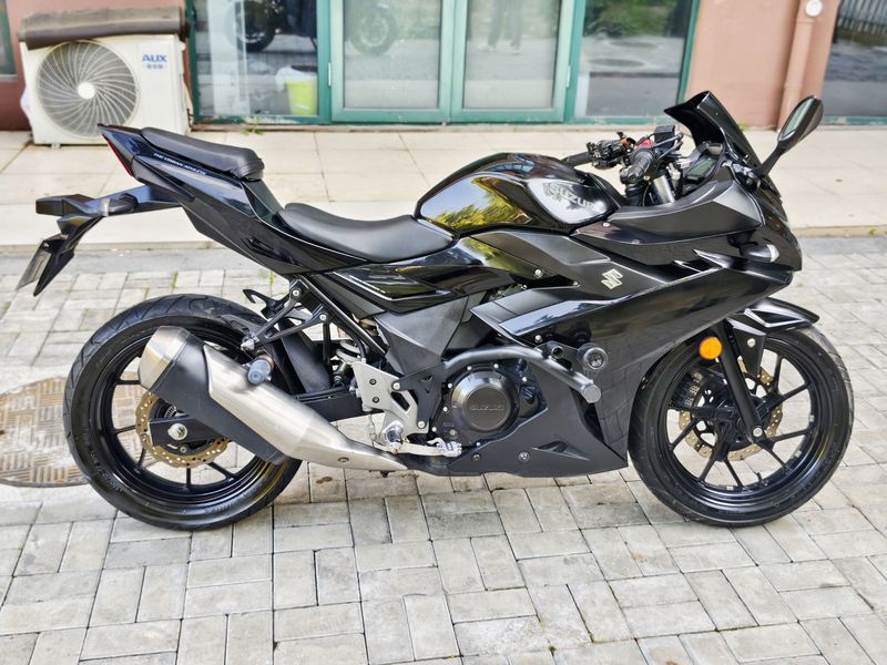 豪爵铃木 GSX250R