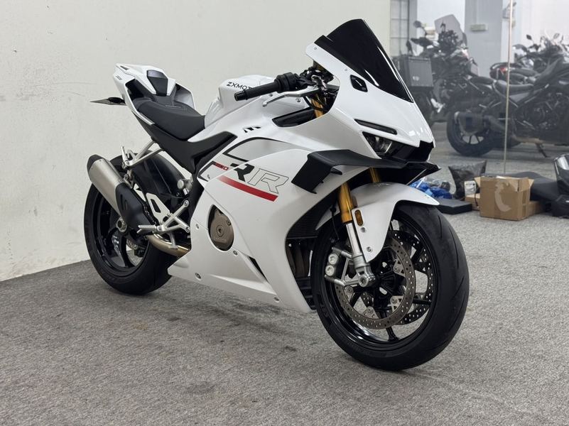 张雪机车 500RR