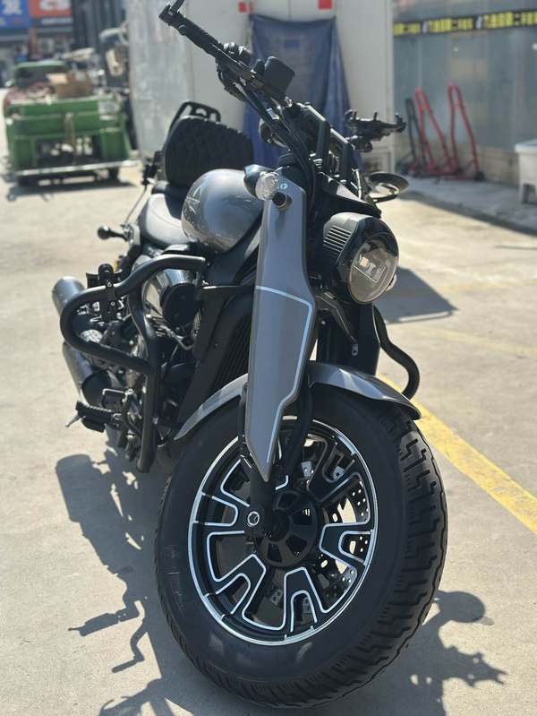 QJMOTOR 闪400