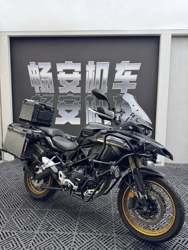 贝纳利 TRK552