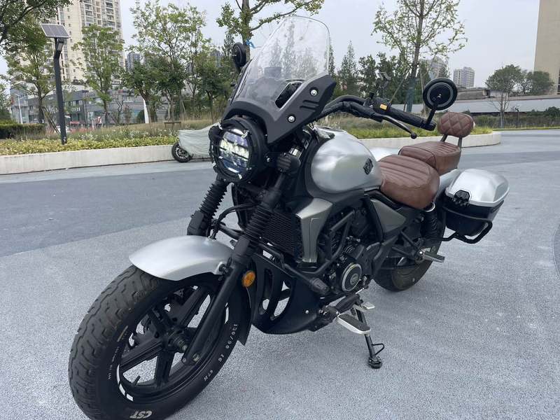 豪爵 TR300