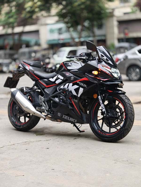 豪爵铃木 GSX250R