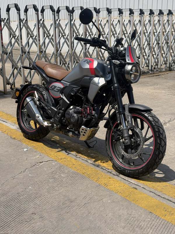 新大洲本田 CBF190TR