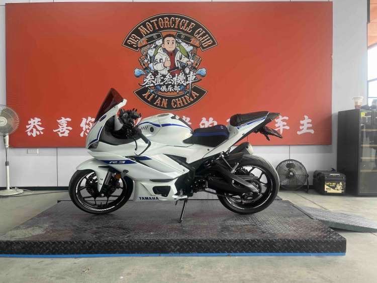 雅马哈 YZF-R3