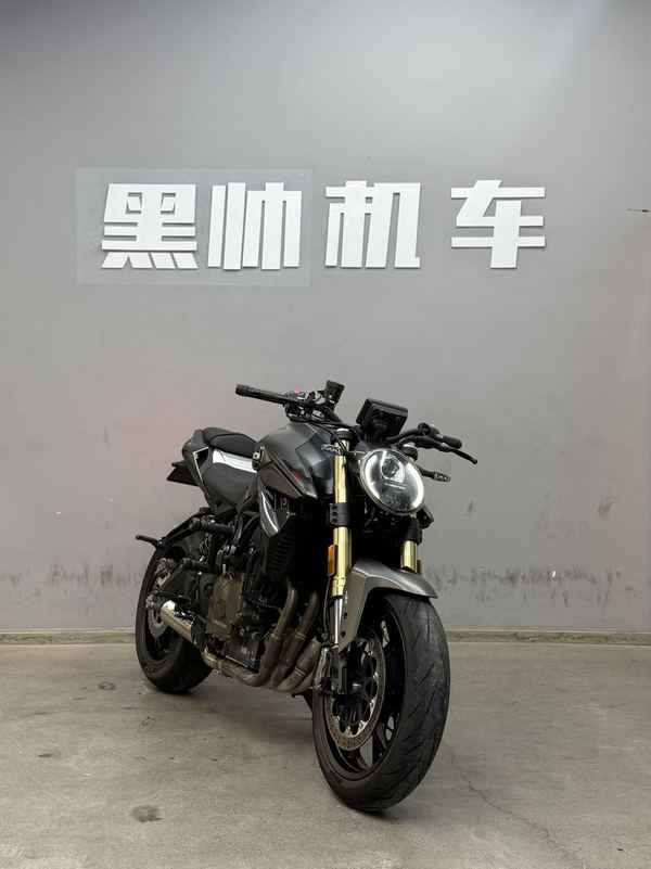 QJMOTOR 追600