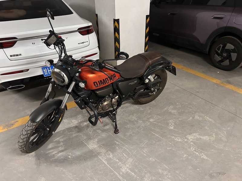 QJMOTOR 闪150