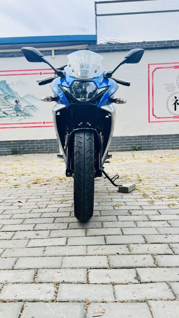 豪爵铃木 GSX250R