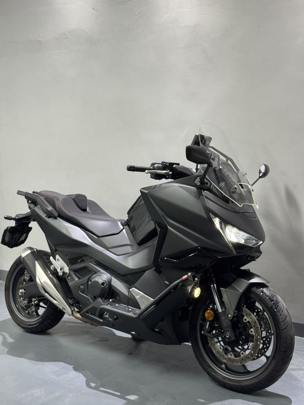 本田DREAMWING NSS750