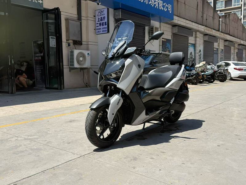 雅马哈 XMAX