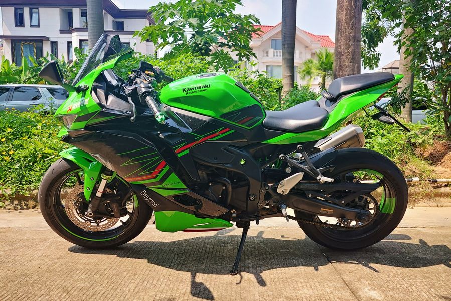 川崎 ZX-4R