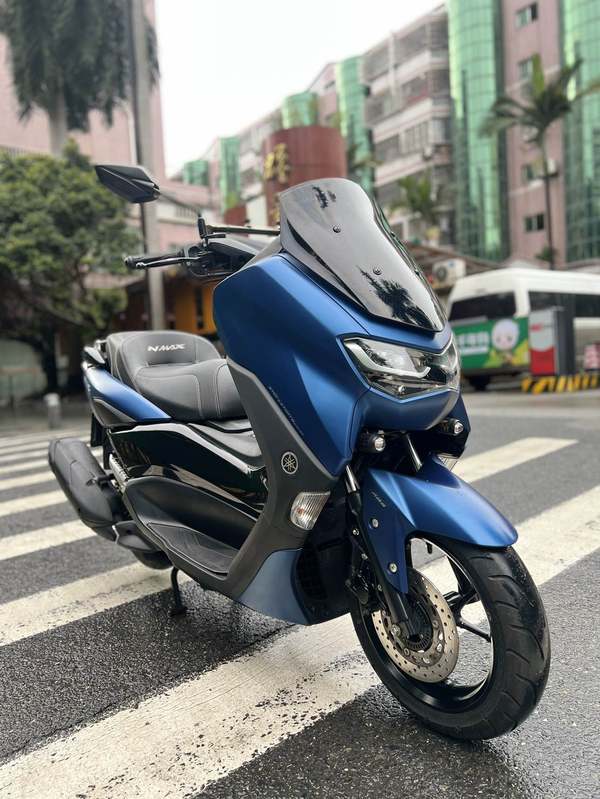 雅马哈 NMAX