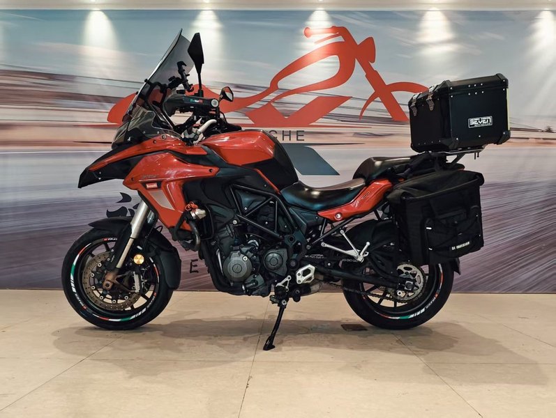 贝纳利 金鹏 TRK502