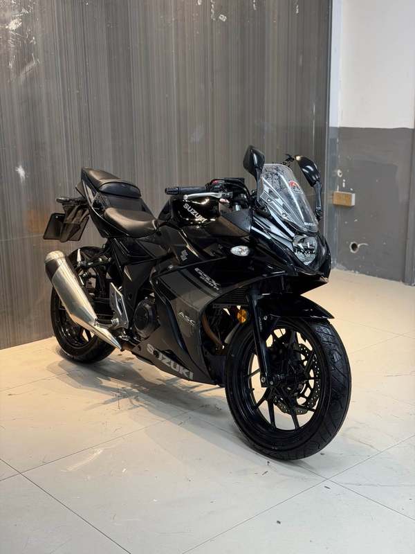 豪爵铃木 GSX250R