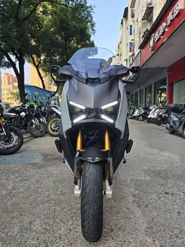 雅马哈 XMAX
