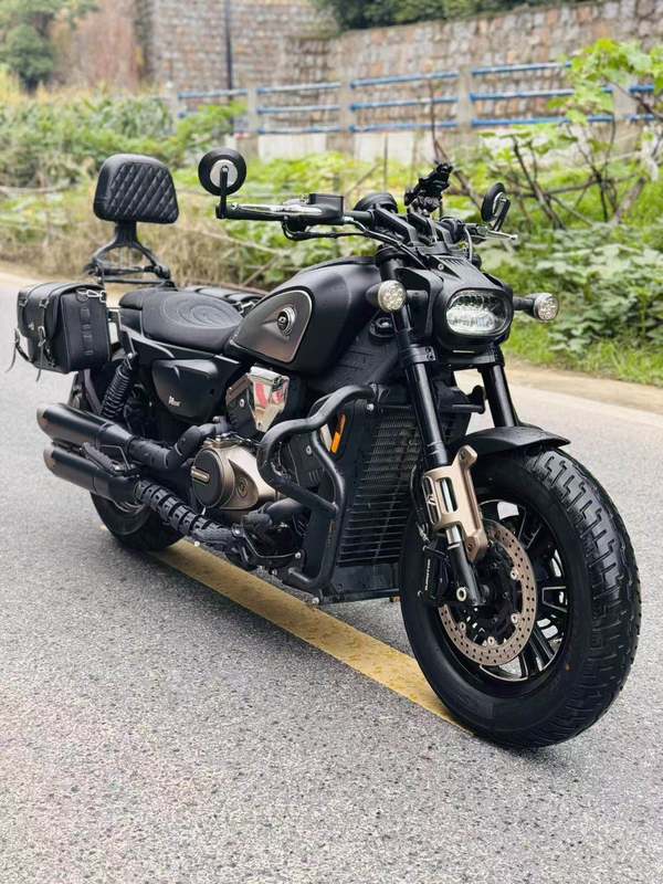 QJMOTOR 闪600