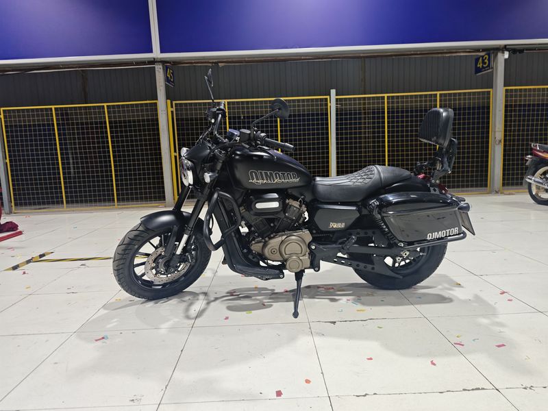 QJMOTOR 闪300S