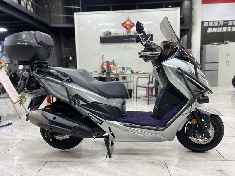 QJMOTOR 鸿250